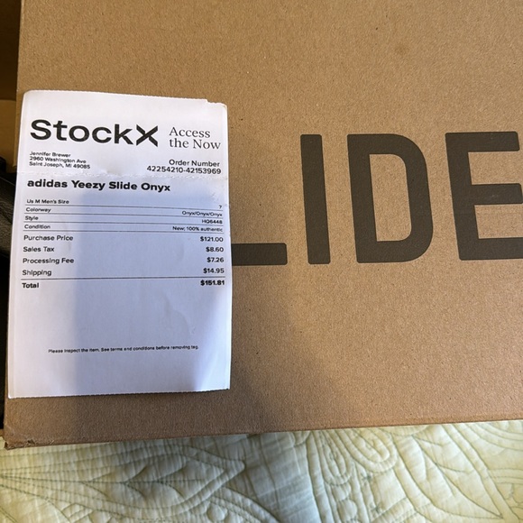 NWT YEEZY SLIDES UNISEX SIZE 7 - Picture 2 of 5